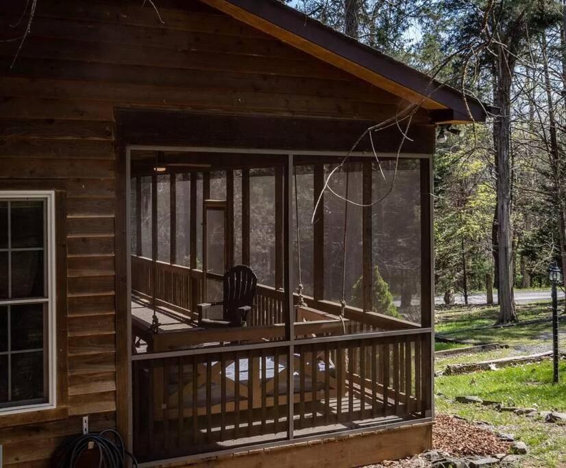 Cozy Cabin W/ Indoor Fireplace & Tranquil Views ルーレイ エクステリア 写真